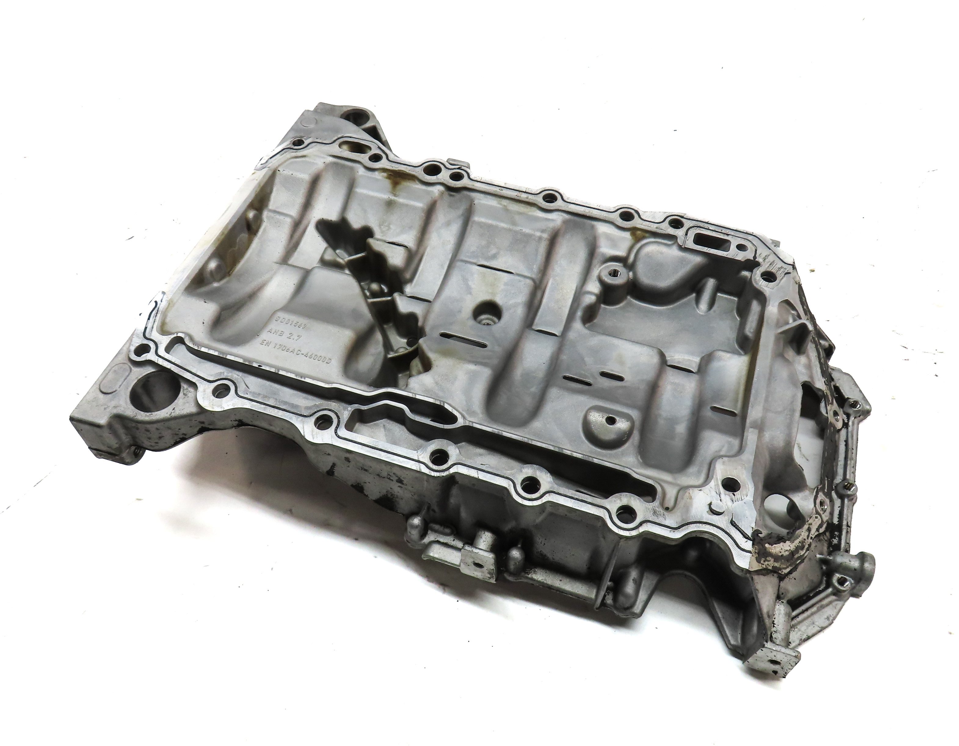2013 AUDI Q5 (B8 8R) 2.0L TURBO (CPMA) UPPER ENGINE MOTOR OIL PAN w/BAFFLE TRAY — exact item pictured